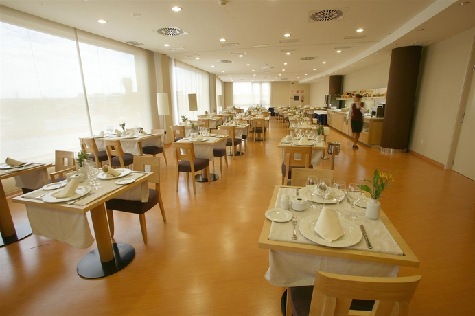 Imagen del bar/restaurante del Hotel Flag Valencia Florazar. Foto 6