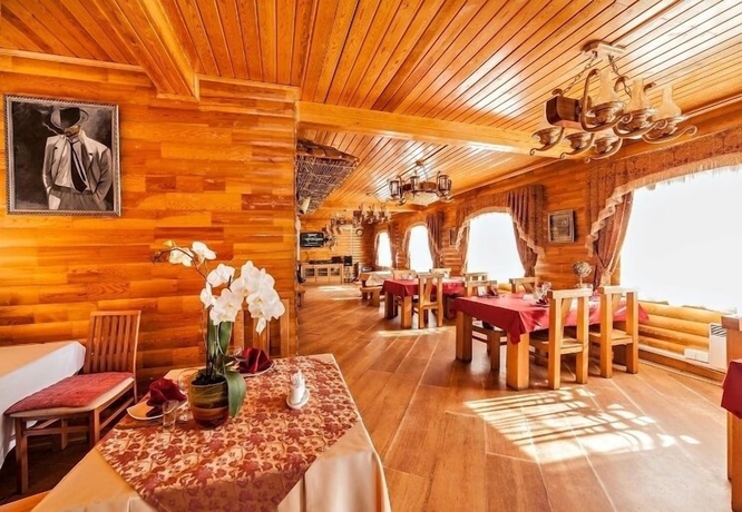 Imagen del bar/restaurante del Hotel Flagman, Nikola. Foto 6