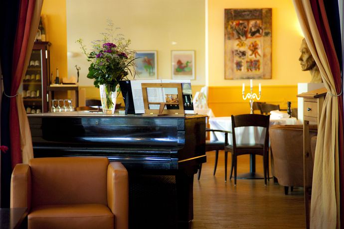 Imagen del bar/restaurante del Hotel Flair Hotel Riehmers Hofgarten. Foto 4
