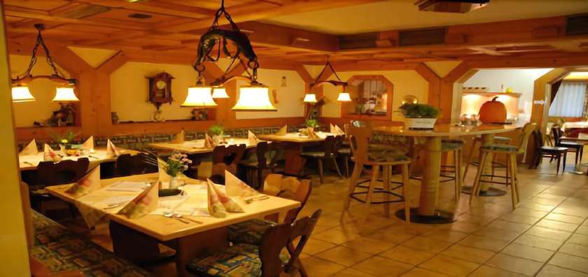 Imagen del bar/restaurante del Hotel Flair Landgasthof Roger. Foto 4
