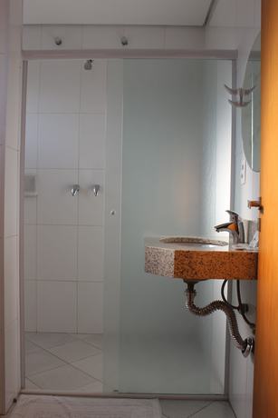 Imagen de la habitación del Hotel Flamboyant, Itaquaquecetuba. Foto 14
