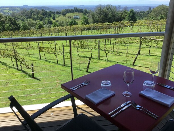 Imagen del bar/restaurante del Hotel Flame Hill Vineyard. Foto 13