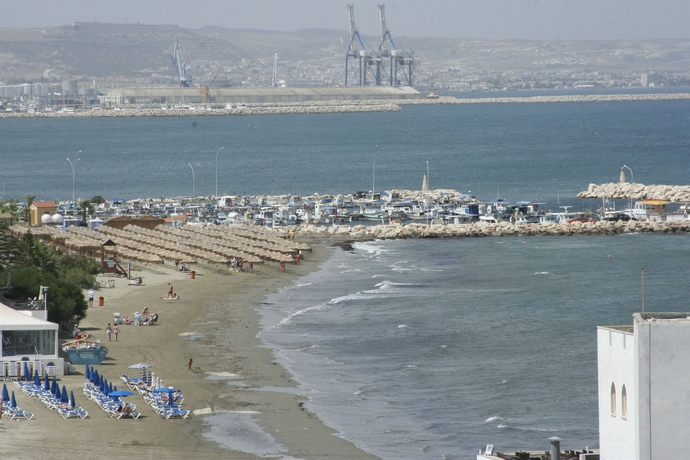 Imagen de los exteriores del Hotel Flamingo Beach, Larnaca. Foto 8