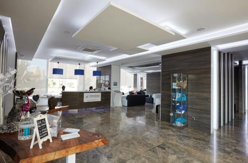 Imagen general del Hotel Flamingo Beach Resort - Adults Recommended. Foto 2