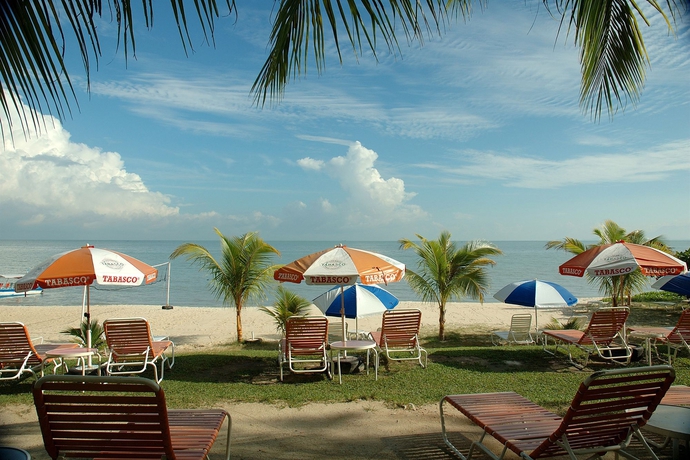 Imagen de los exteriores del Hotel Flamingo By The Beach Penang. Foto 10