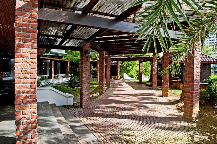 Imagen de los exteriores del Hotel Flamingo By The Lake. Foto 9