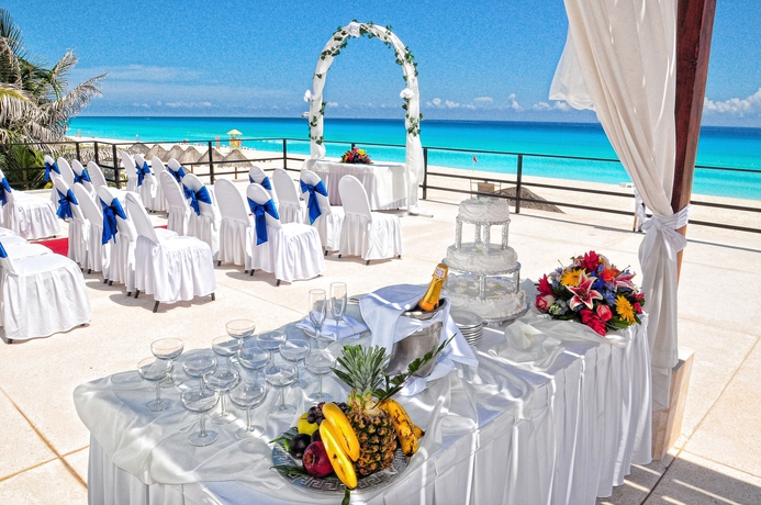 Imagen de los exteriores del Hotel Flamingo Cancun All Inclusive. Foto 11