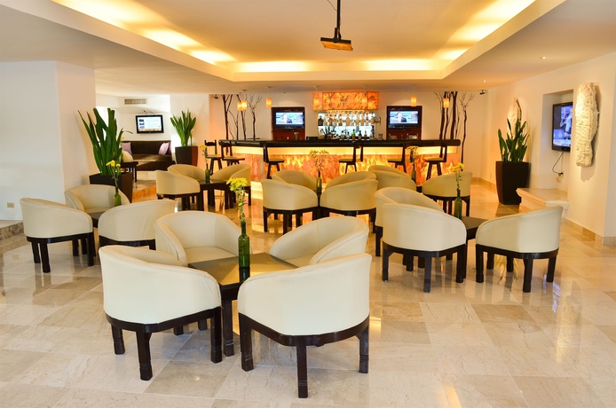 Imagen del bar/restaurante del Hotel Flamingo Cancun Resort. Foto 1