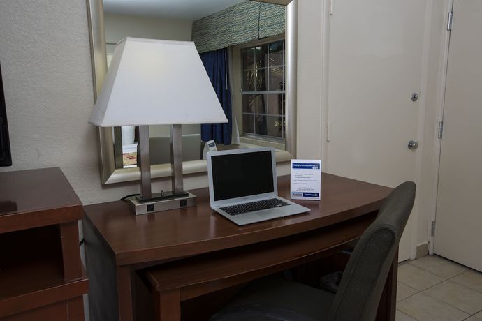 Imagen de la habitación del Hotel Flamingo Express. Foto 16