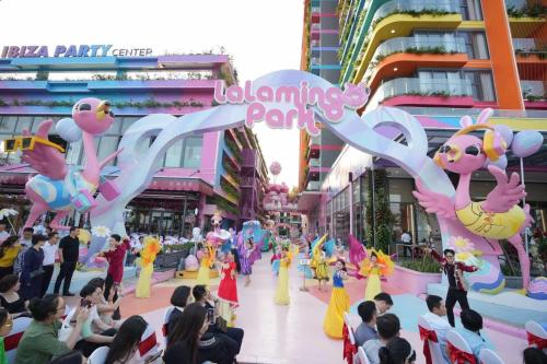 Imagen general del Hotel Flamingo Hải Tiến. Foto 11