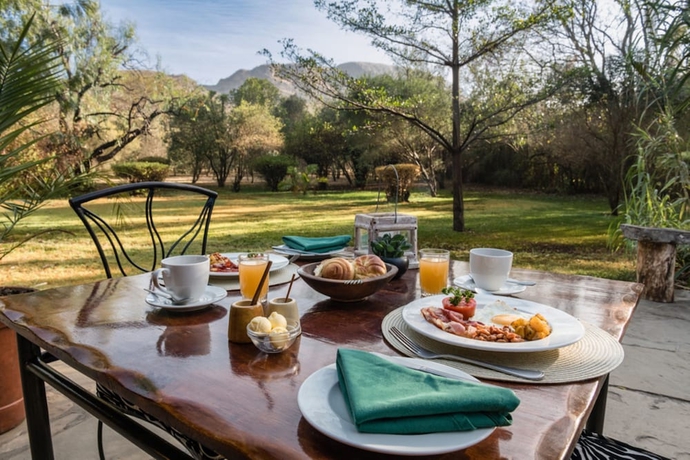 Imagen del bar/restaurante del Hotel Flamingo Hill Tented Camp. Foto 4