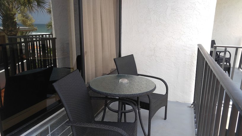 Imagen de la habitación del Hotel Flamingo Inn Beachfront. Foto 5