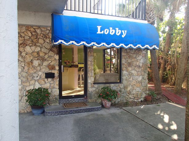 Imagen de los interiores del Hotel Flamingo Inn Beachfront. Foto 15