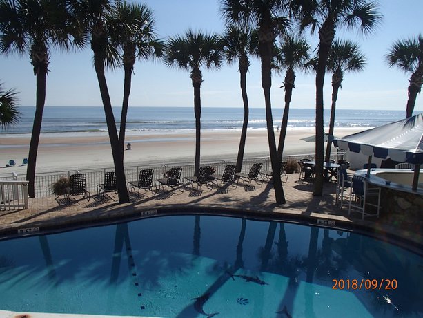Imagen de la piscina del Hotel Flamingo Inn Beachfront. Foto 17