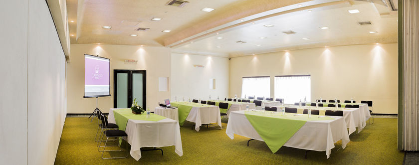 Imagen de la piscina del Hotel Flamingo, Irapuato. Foto 16