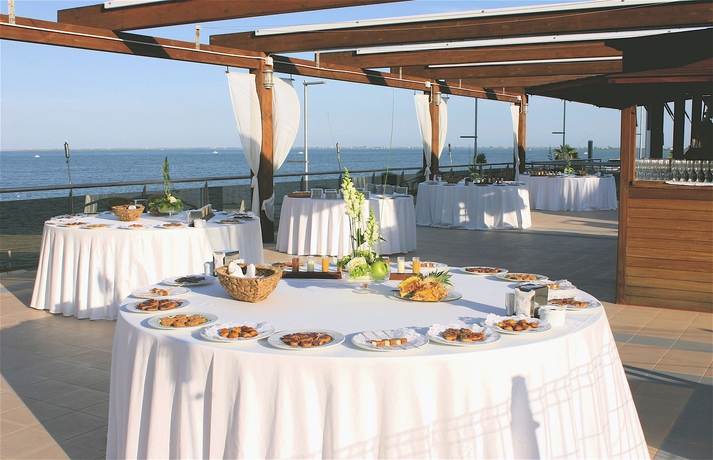 Imagen del bar/restaurante del Hotel Flamingo, L'Ampolla. Foto 2