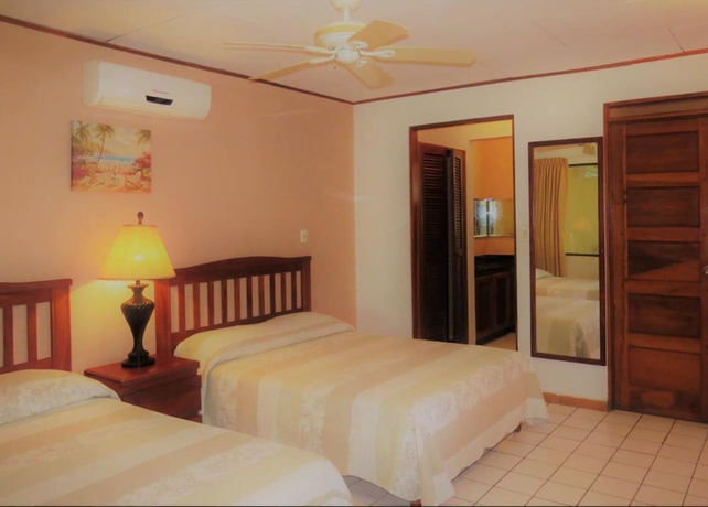 Imagen de la habitación del Hotel Flamingo Marina Resort. Foto 9