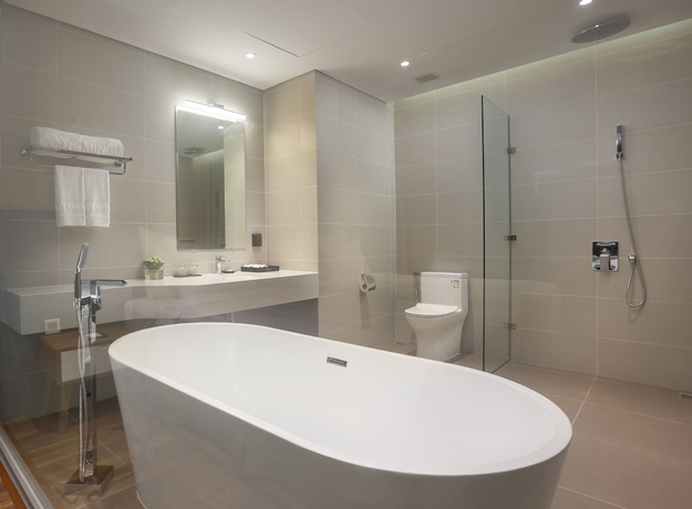 Imagen de la habitación del Hotel Flamingo Premium Cat Ba Beach Resort. Foto 10