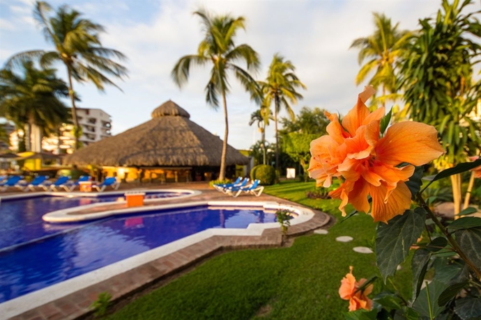 Imagen de la piscina del Hotel Flamingo Vallarta and Marina. Foto 13