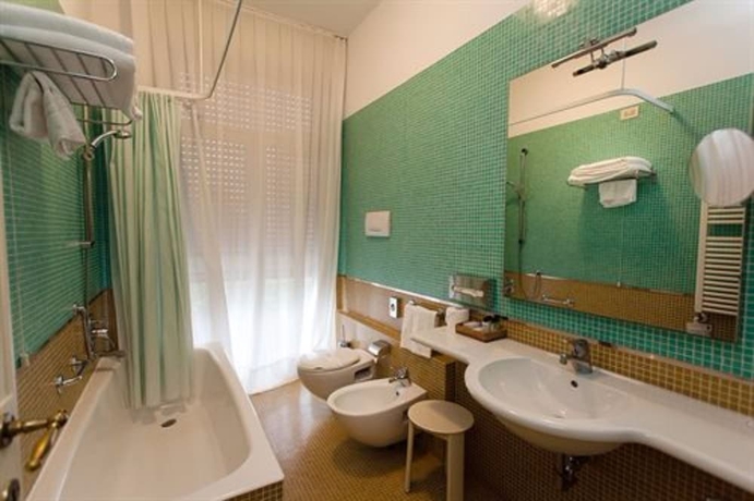 Imagen de la habitación del Hotel Flaminia. Foto 16