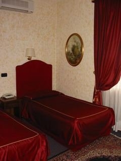 Imagen de la habitación del Hotel Flaminius. Foto 5