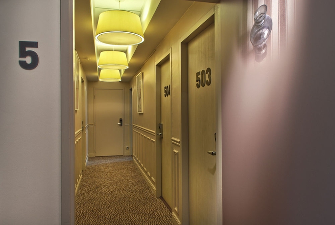 Imagen de los interiores del Hotel Flanelles Paris. Foto 16