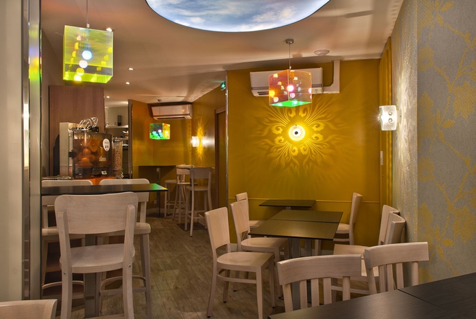 Imagen del bar/restaurante del Hotel Flanelles Paris. Foto 2