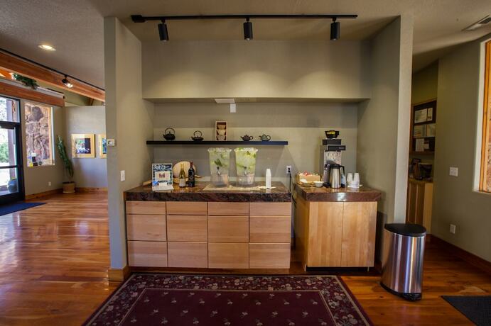 Imagen general del Hotel Flanigan\'s Resort and Spa. Foto 2