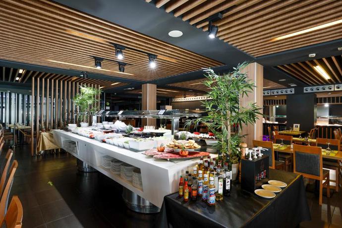 Imagen del bar/restaurante del Hotel Flash (Adults Only). Foto 2