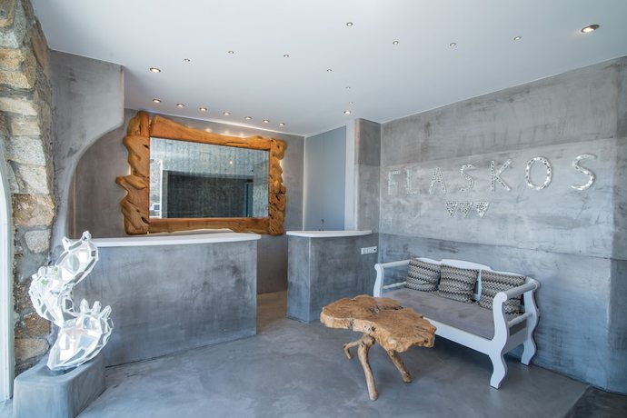 Imagen de los interiores del Hotel Flaskos Suites. Foto 17