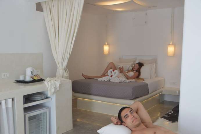 Imagen de la habitación del Hotel Flaskos Suites. Foto 8