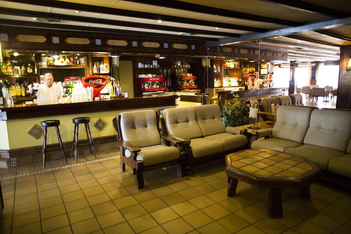 Imagen del bar/restaurante del Hotel Flats Friends Mar Blau. Foto 4