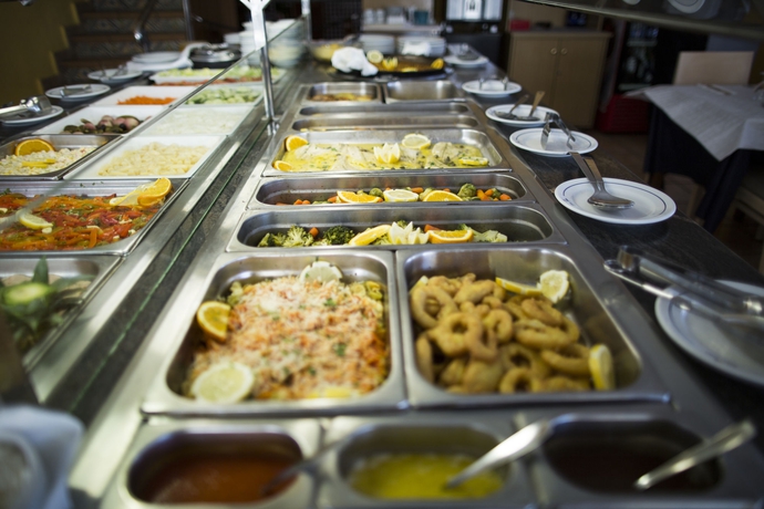 Imagen del bar/restaurante del Hotel Flats Friends Mar Blau. Foto 5