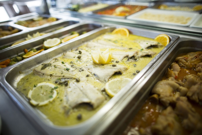 Imagen del bar/restaurante del Hotel Flats Friends Mar Blau. Foto 6