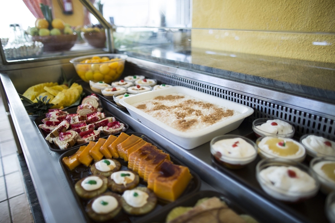 Imagen del bar/restaurante del Hotel Flats Friends Mar Blau. Foto 8