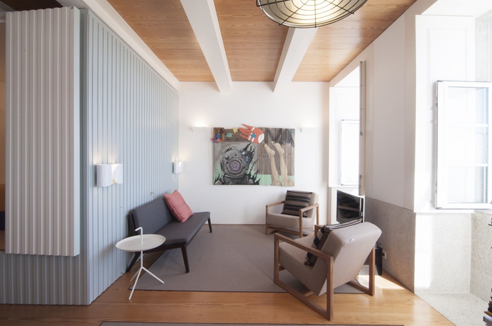 Imagen de los interiores del Hotel Flattered To Be In Porto. Foto 15