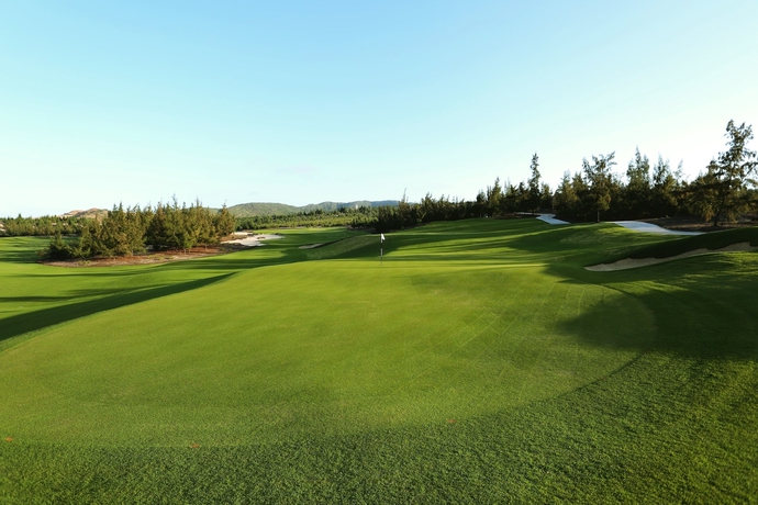 Imagen de los exteriores del Hotel Flc Luxury Resort Quy Nhon. Foto 16