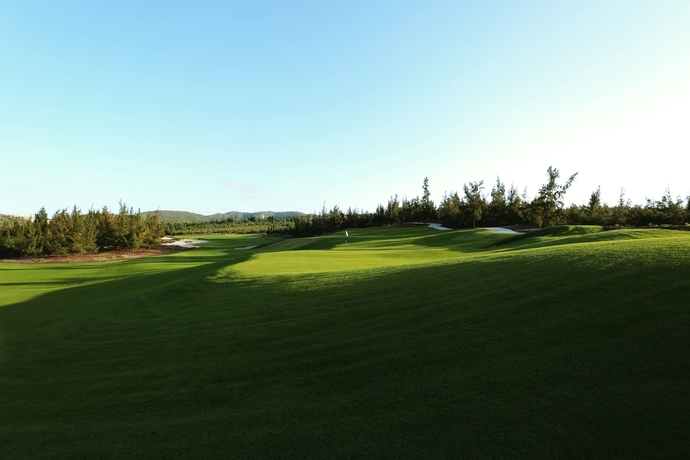 Imagen de los exteriores del Hotel Flc Luxury Resort Quy Nhon. Foto 18