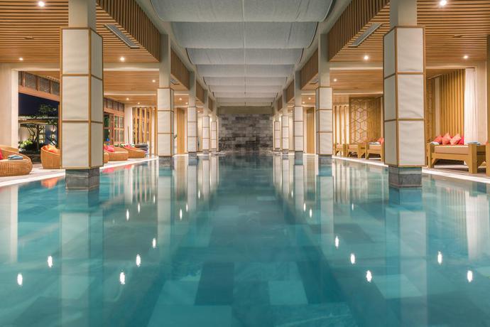 Imagen de la piscina del Hotel Flc Luxury Samson. Foto 21