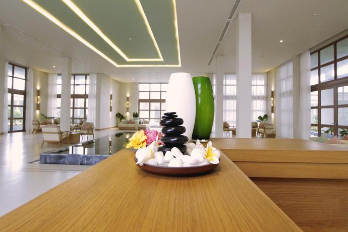 Imagen del bar/restaurante del Hotel Flc Luxury Samson. Foto 2