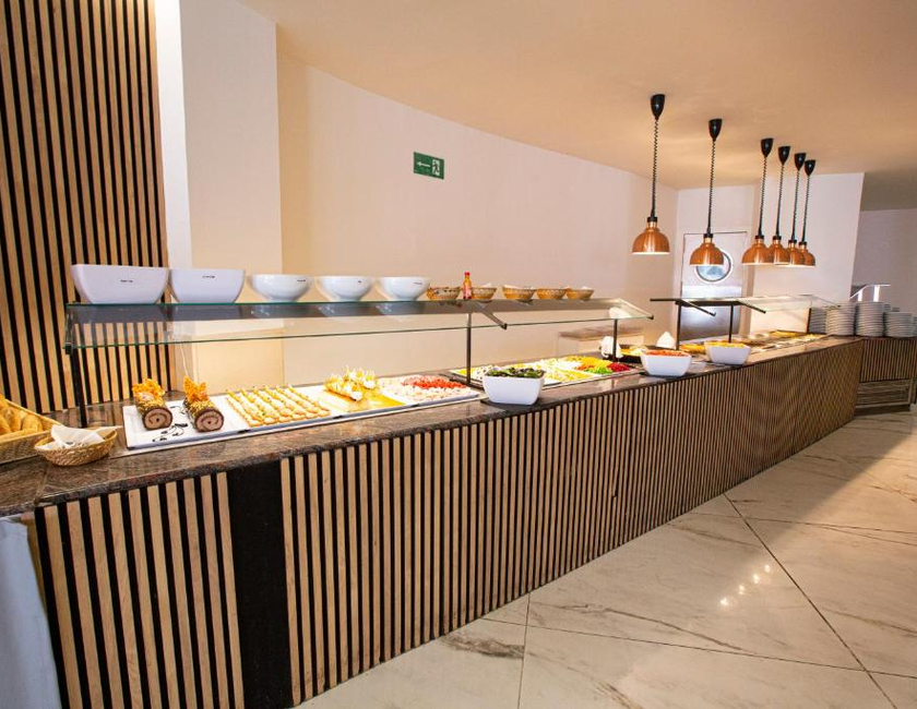 Imagen del bar/restaurante del Hotel Fleming Playa Poniente. Foto 4