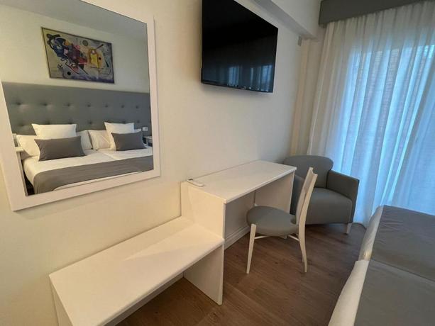 Imagen general del Hotel Fleming Playa Poniente. Foto 3