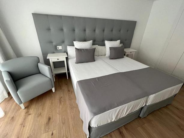 Imagen general del Hotel Fleming Playa Poniente. Foto 5