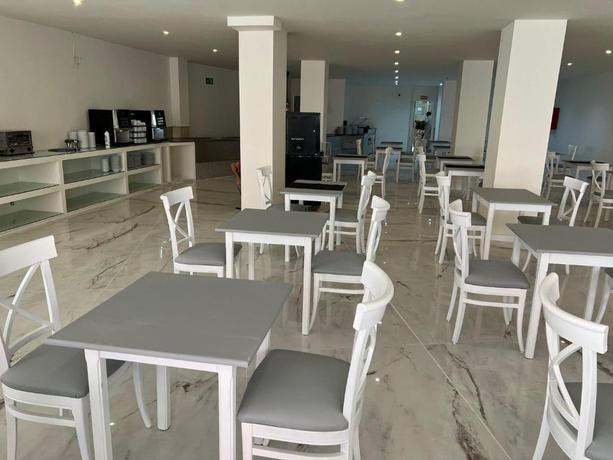 Imagen general del Hotel Fleming Playa Poniente. Foto 9