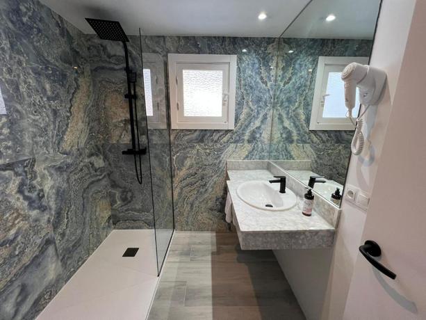 Imagen general del Hotel Fleming Playa Poniente. Foto 12