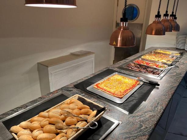 Imagen general del Hotel Fleming Playa Poniente. Foto 13