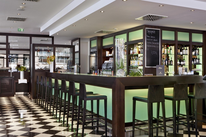 Imagen del bar/restaurante del Hotel Fleming's City. Foto 5