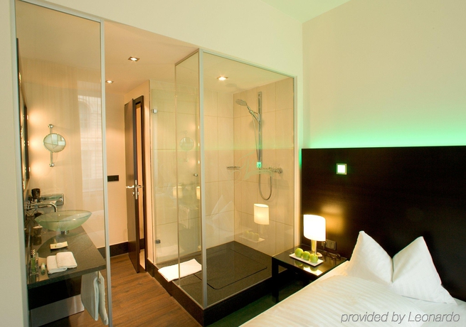 Imagen de la habitación del Hotel Flemings Conference Hotel Frankfurt. Foto 8