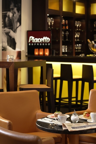 Imagen del bar/restaurante del Hotel Flemings Frankfurt-Central. Foto 3