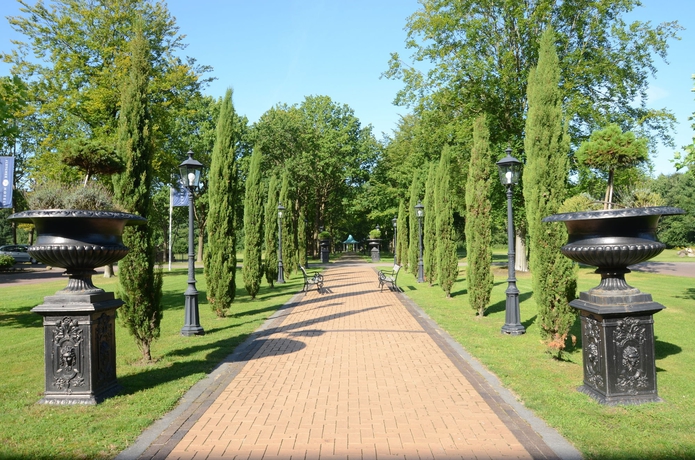 Imagen de los exteriores del Hotel Fletcher Familiehotel De Hunzebergen. Foto 8